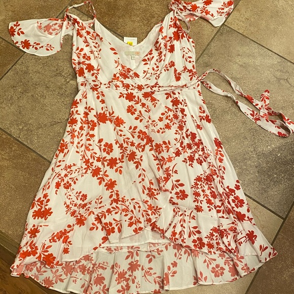 Gianni Bini Dresses & Skirts - NWT Gianni Bini Red Floral Ruffle Dress Sz S